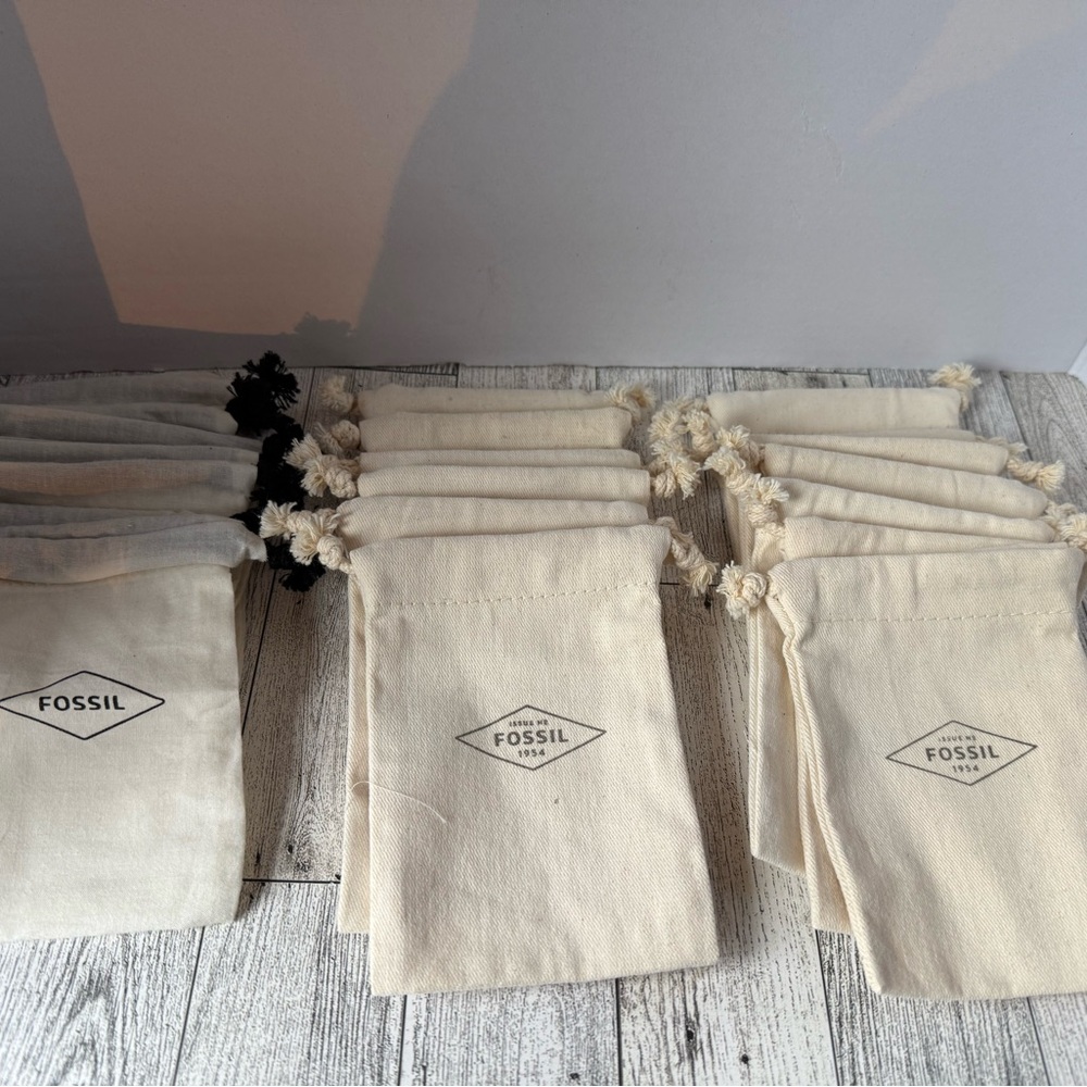 Lot Of 21 Fossil Jewelry Pouches/Dust Bags￼